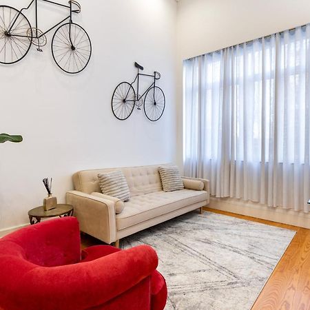 City Center Modern Apartment In Порто Екстериор снимка