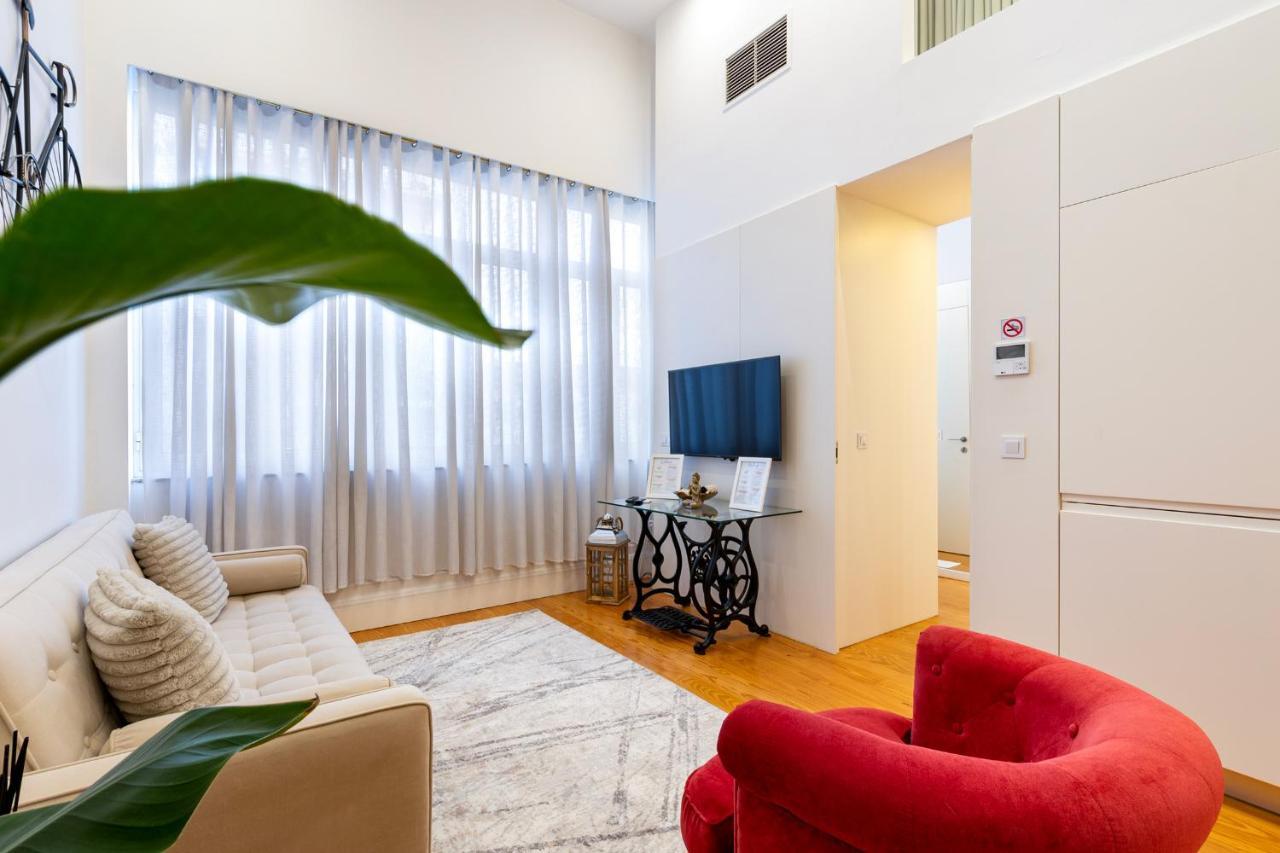 City Center Modern Apartment In Порто Екстериор снимка