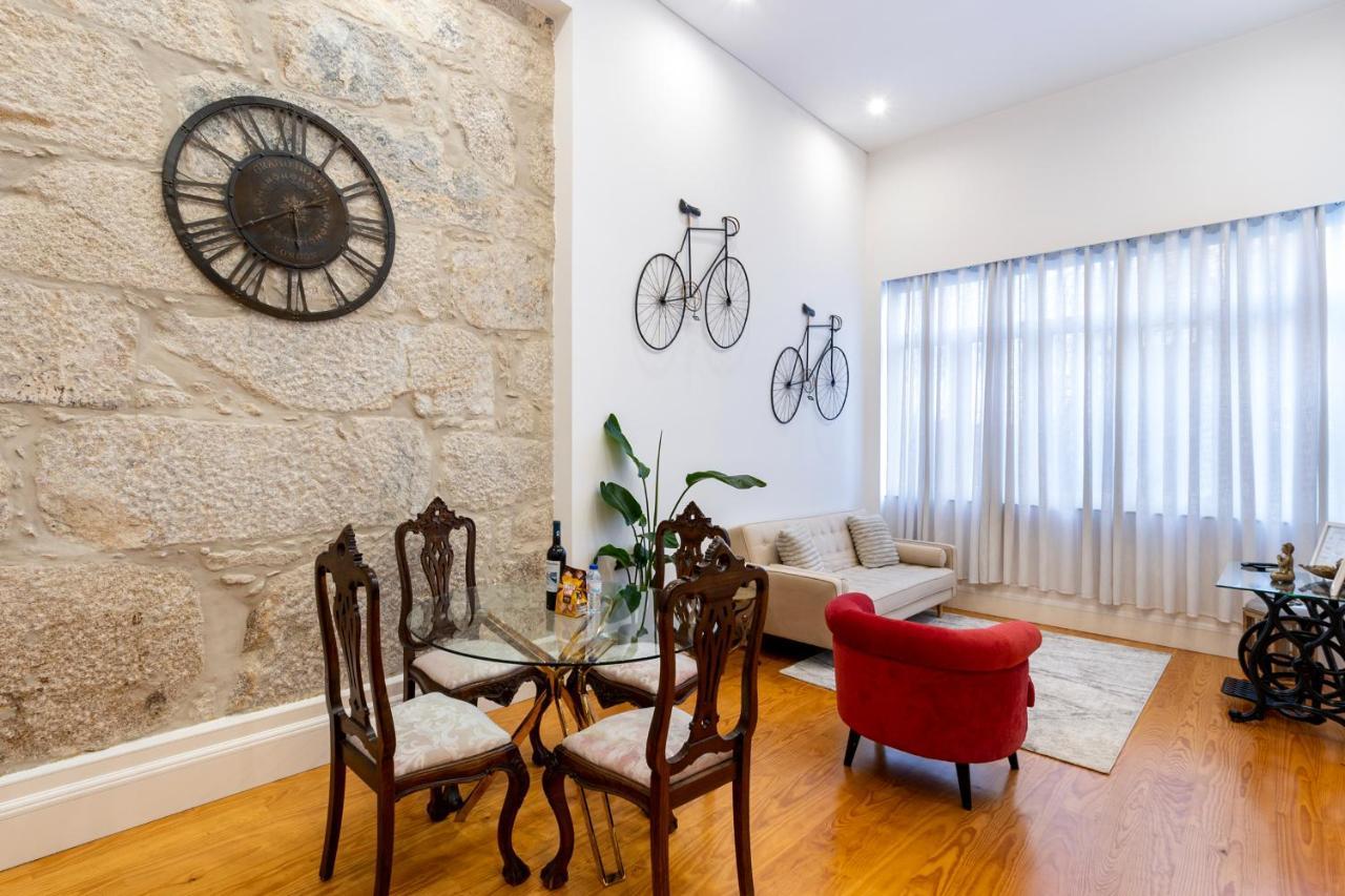 City Center Modern Apartment In Порто Екстериор снимка