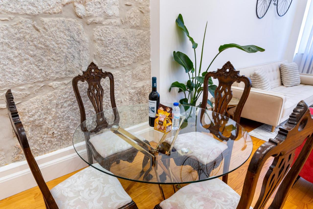 City Center Modern Apartment In Порто Екстериор снимка