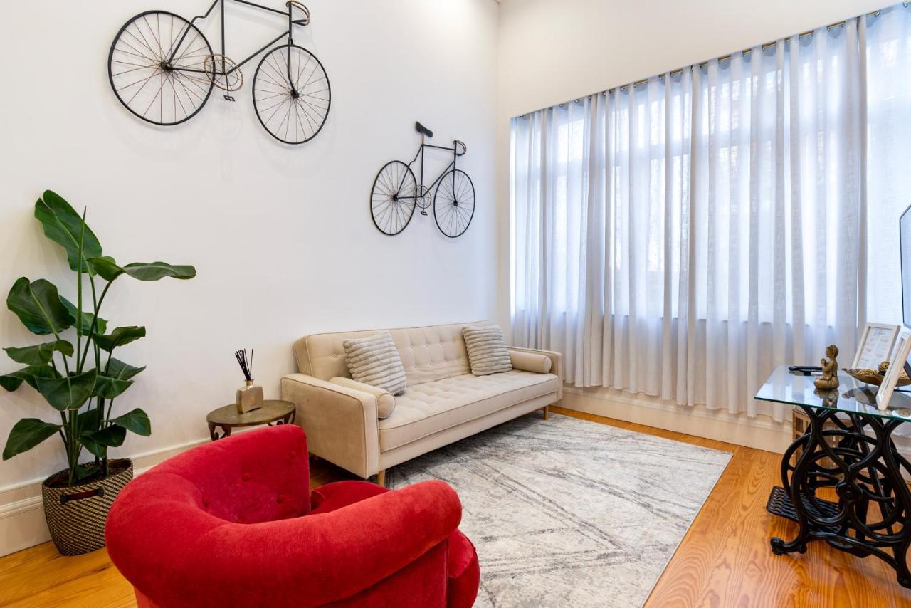 City Center Modern Apartment In Порто Екстериор снимка