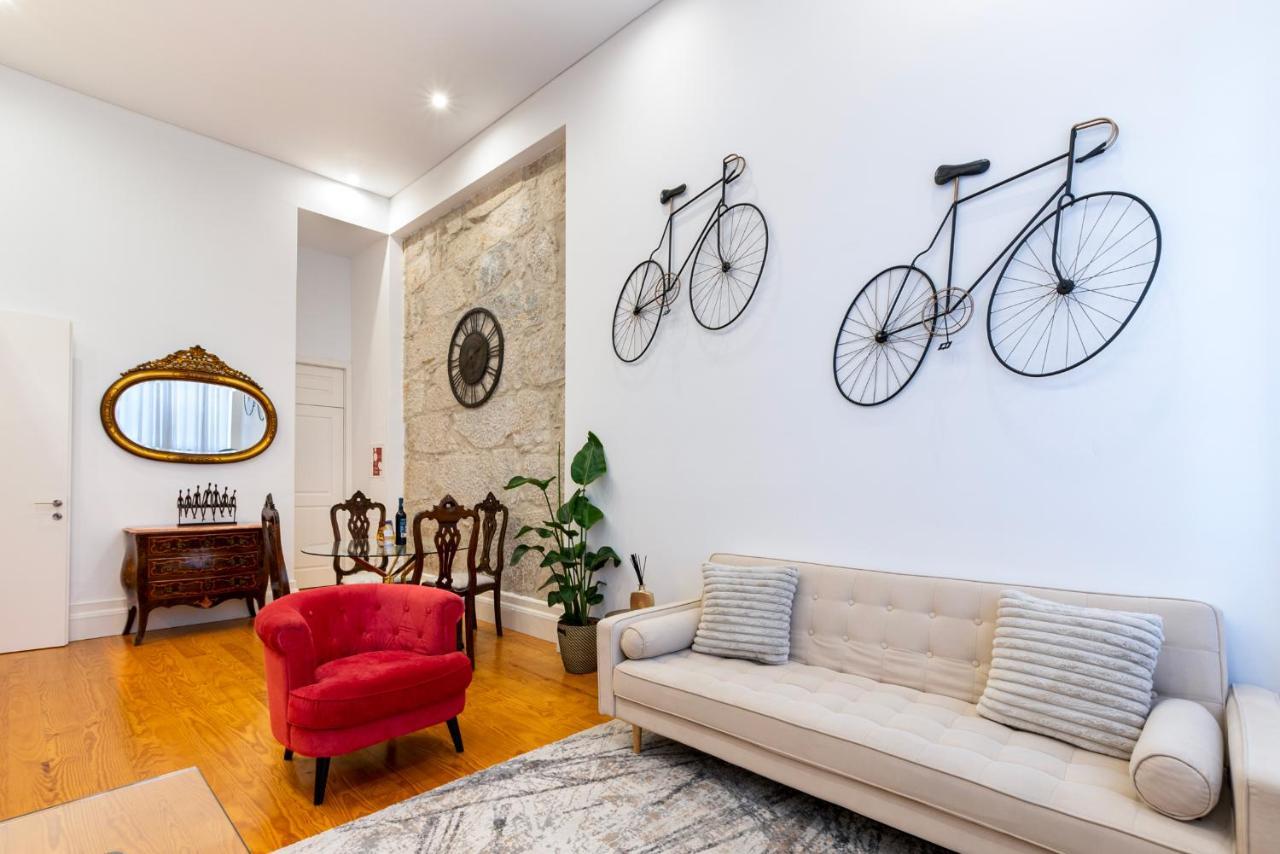 City Center Modern Apartment In Порто Екстериор снимка