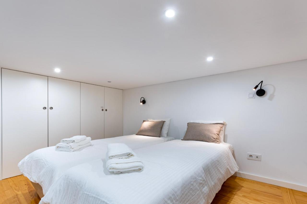 City Center Modern Apartment In Порто Екстериор снимка