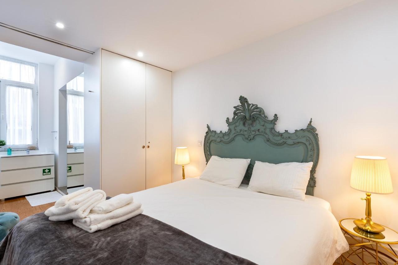 City Center Modern Apartment In Порто Екстериор снимка