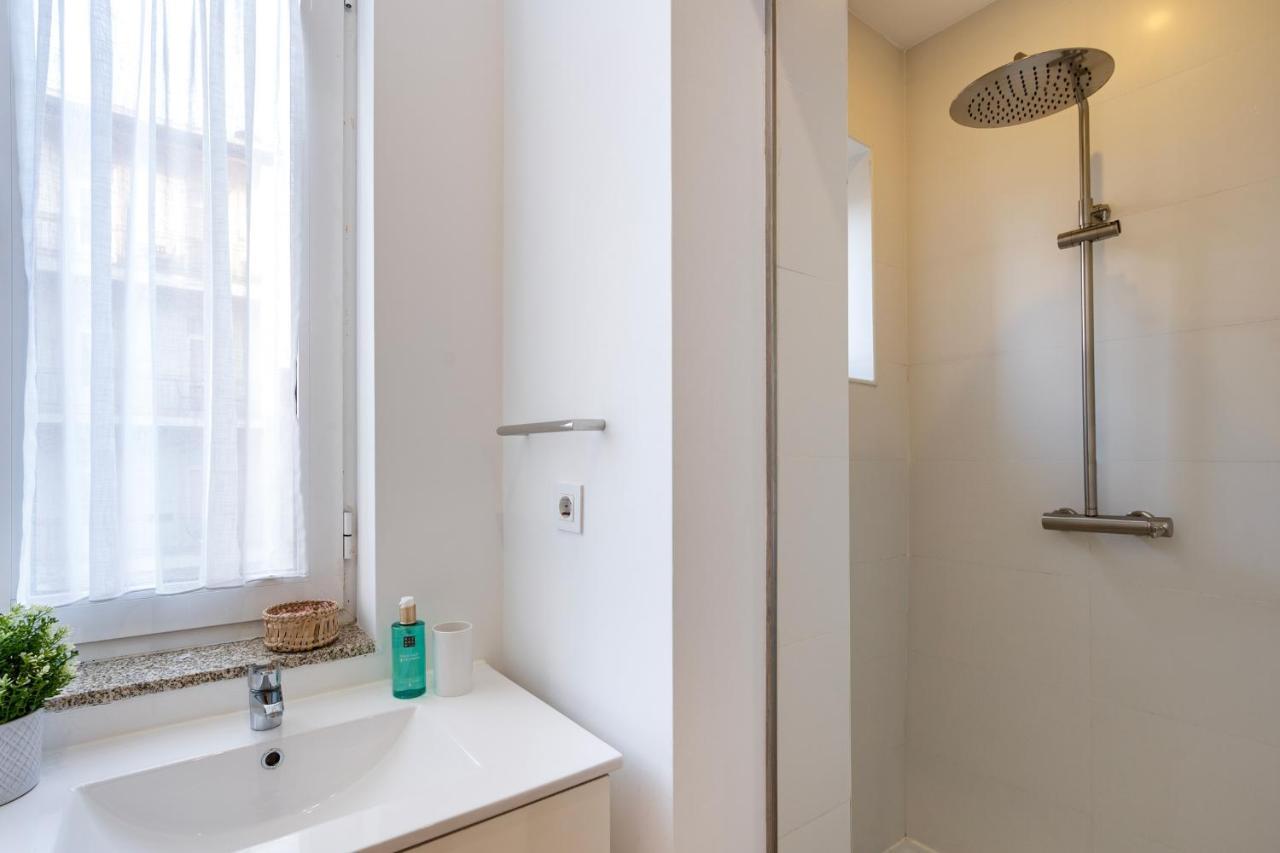 City Center Modern Apartment In Порто Екстериор снимка